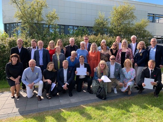 Hópur útskriftarnema ásamt fagstjóra leiðsöguskólans