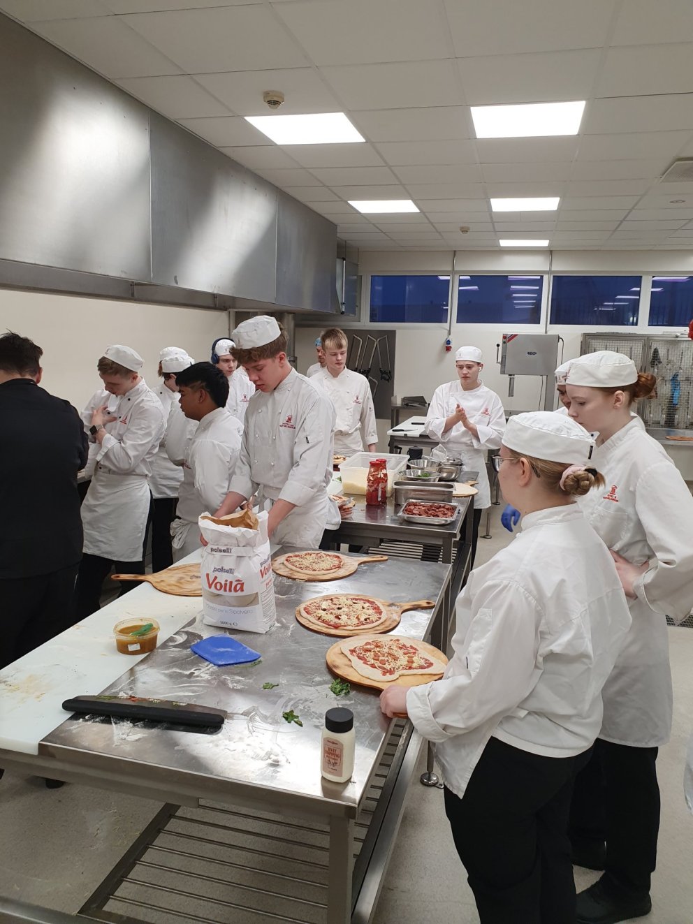 Síðasti tími hjá grunndeild matvæla í bakstri og kjötiðn