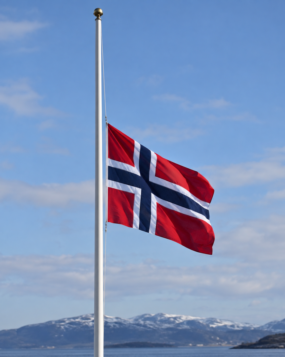 Flaggað í hálfa stöng