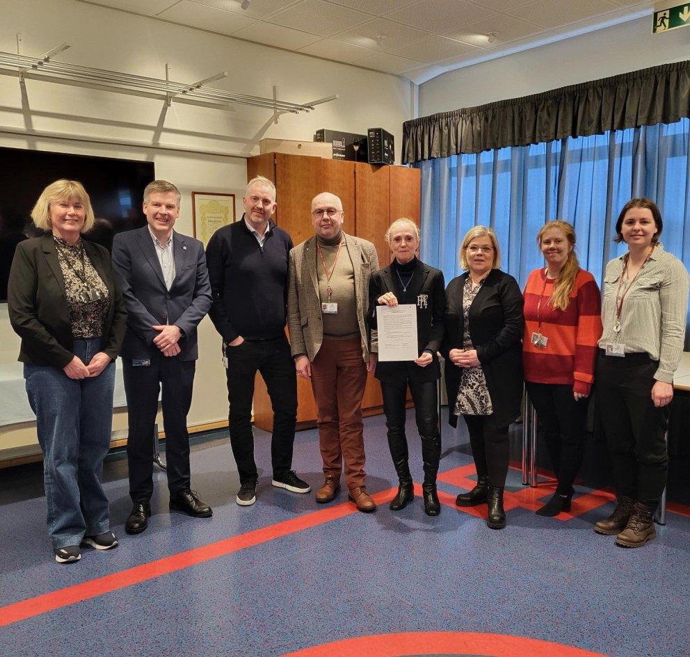 Samningur undirritaður