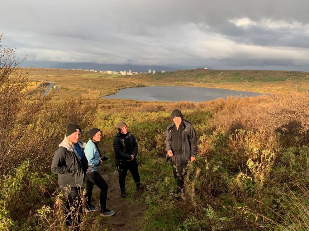 Nemendur sem fóru í göngu í gær.