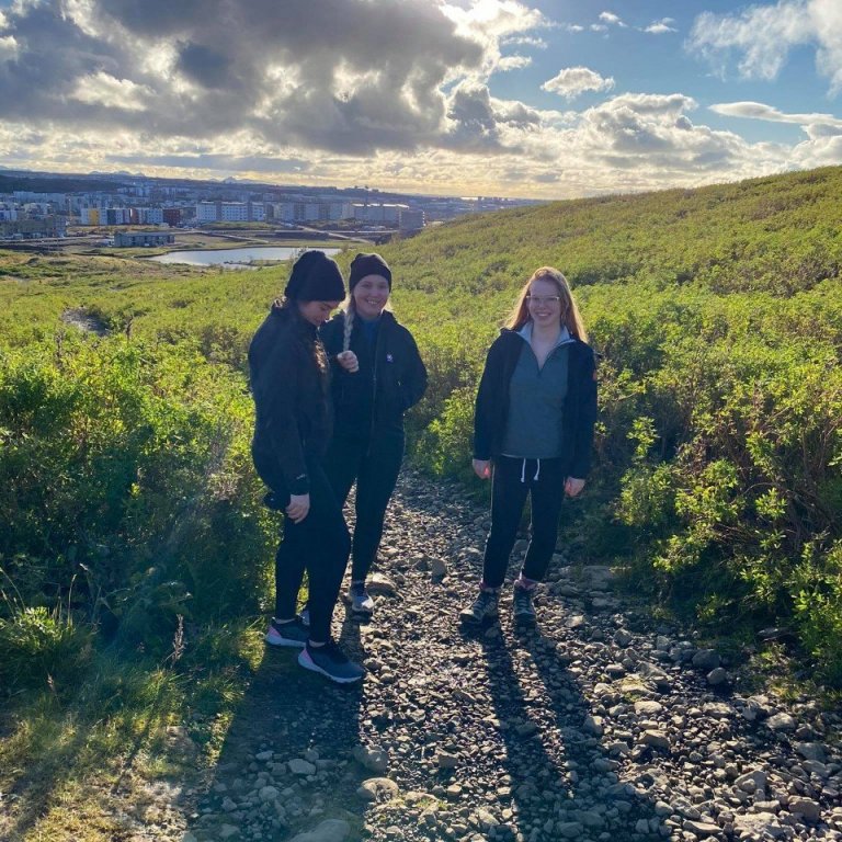 Nemendur í göngu á vegum MK