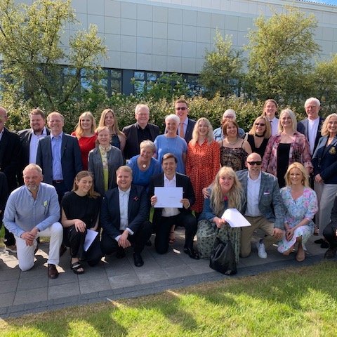 Hópur útskriftarnema ásamt fagstjóra leiðsöguskólans