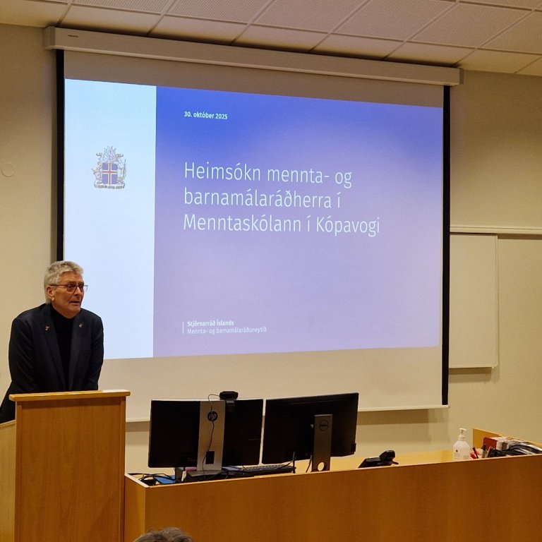 Mennta- og barnamálaráðherra í heimsókn í MK